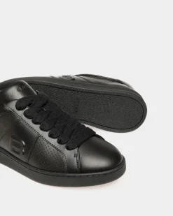 Adrien Brody Travel Collection Sneaker In Black Leather