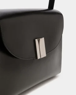 Ollam Shoulder Bag In Black Leather