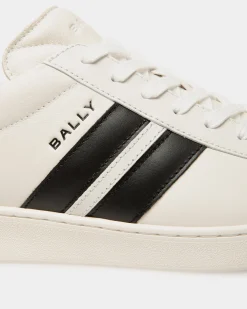 Tennis Sneaker in White and Black Leather